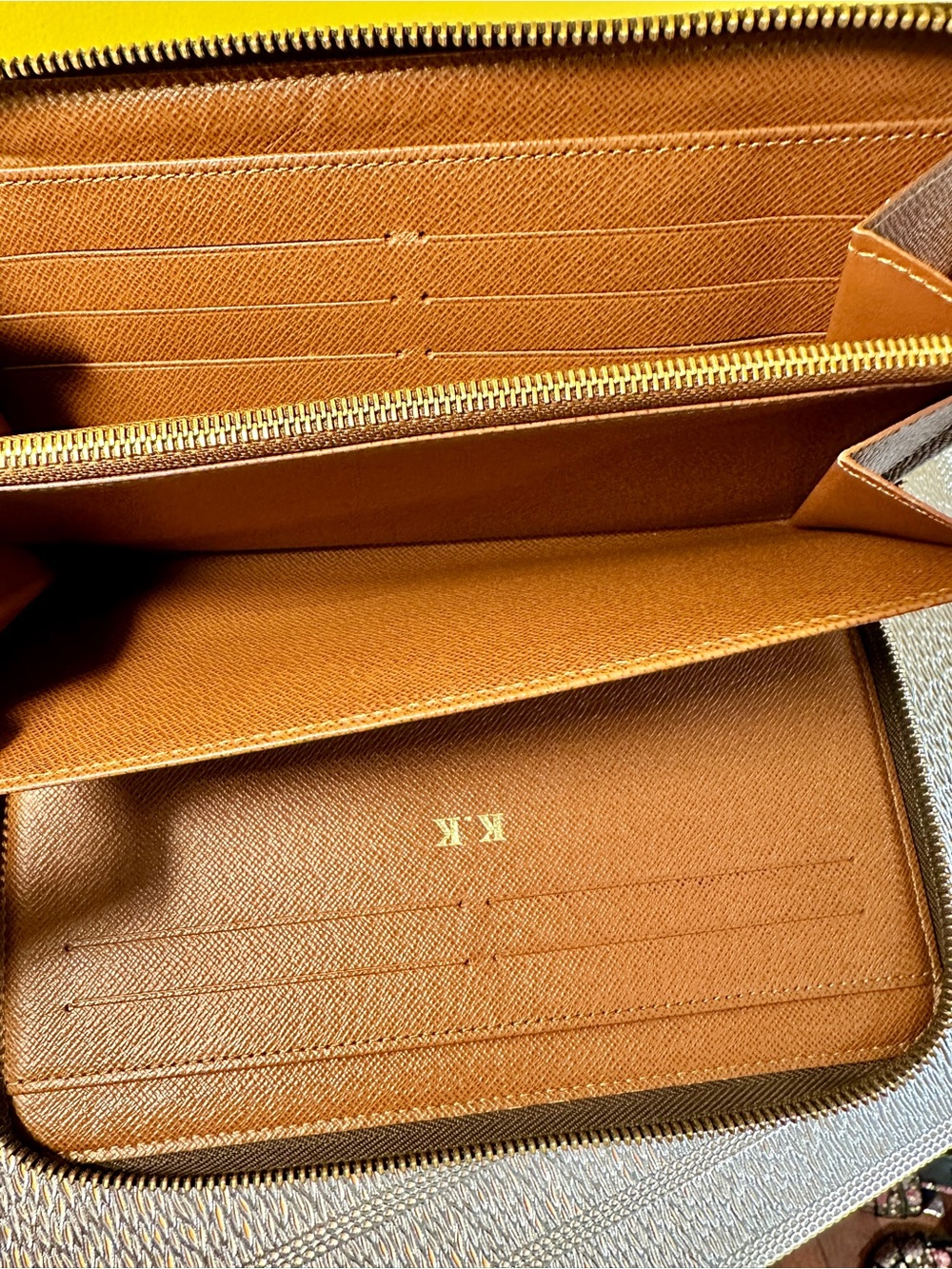 Louis Vuitton XXL Zipper round Monogram long bifold Wallet - Picture 3 of 15